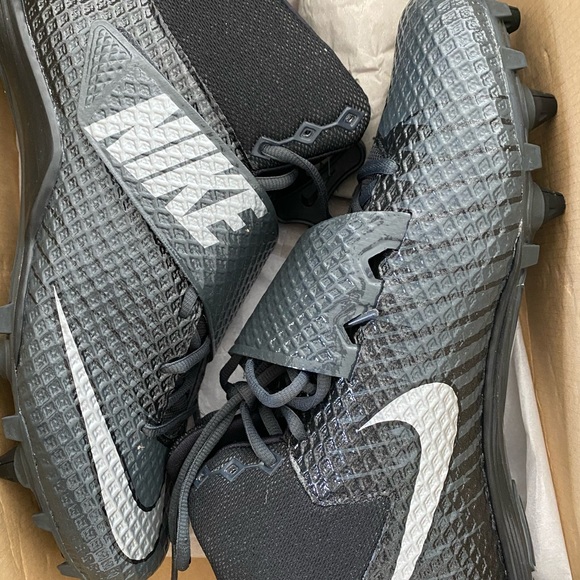 Nike Other - Nike men cleats shoes metallic silver black
